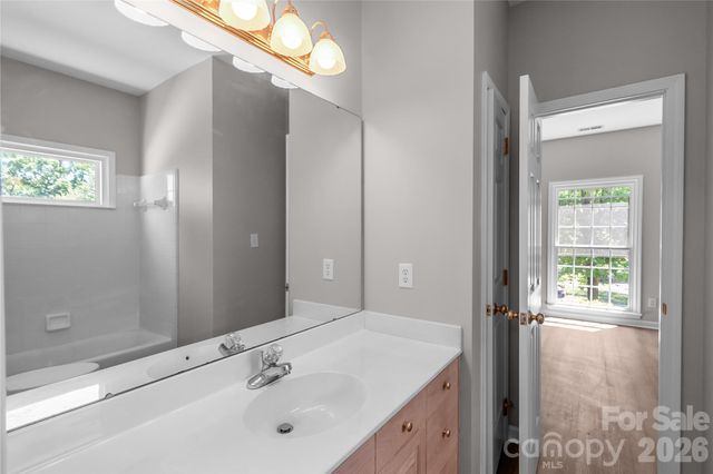 10713 Ridge Acres Road, Charlotte, NC 28214