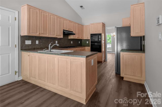 10713 Ridge Acres Road, Charlotte, NC 28214