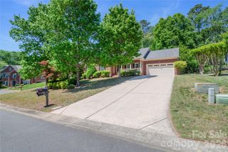 10713 Ridge Acres Road, Charlotte, NC 28214