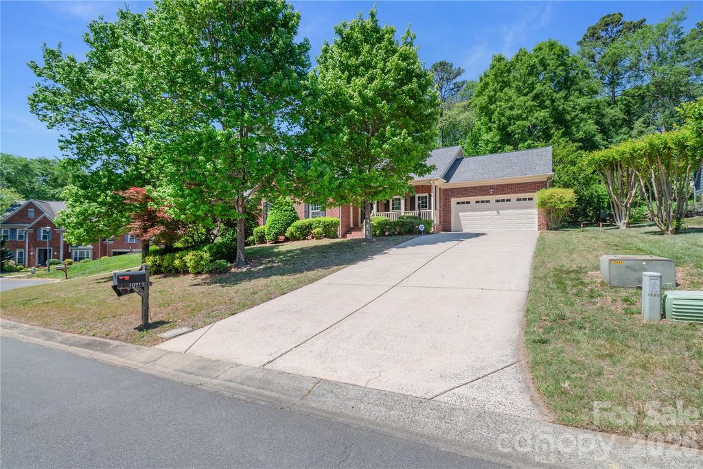 10713 Ridge Acres Road, Charlotte, NC 28214