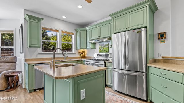 303 W JUNIPER Avenue, Flagstaff, AZ 86001