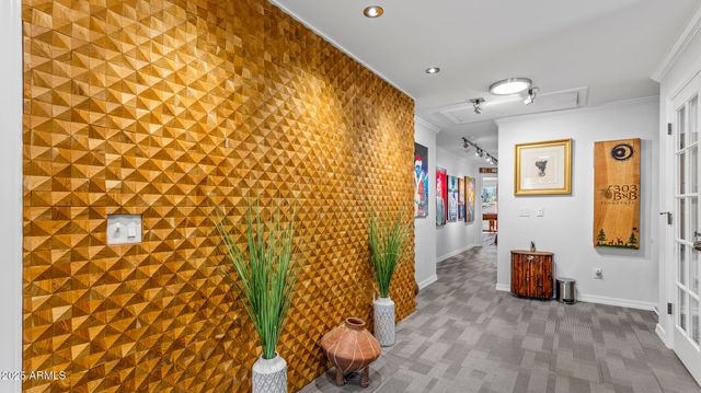 303 W JUNIPER Avenue, Flagstaff, AZ 86001