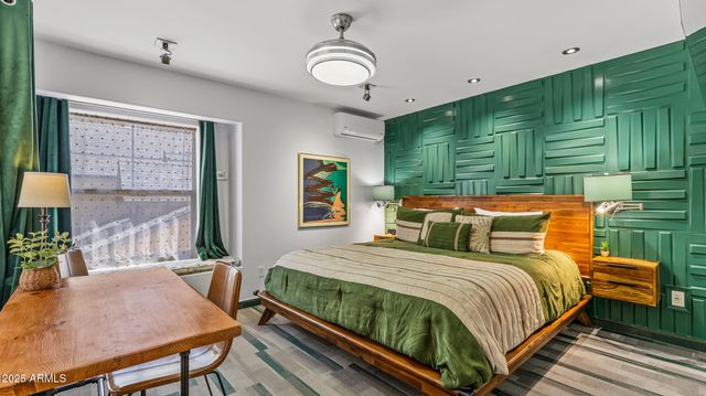 303 W JUNIPER Avenue, Flagstaff, AZ 86001