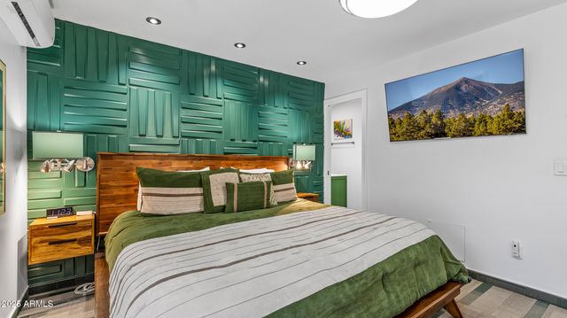 303 W JUNIPER Avenue, Flagstaff, AZ 86001