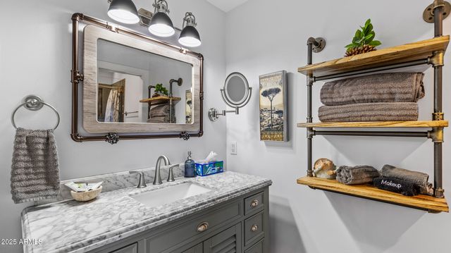 303 W JUNIPER Avenue, Flagstaff, AZ 86001