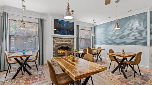 303 W JUNIPER Avenue, Flagstaff, AZ 86001