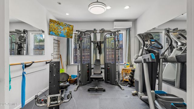 303 W JUNIPER Avenue, Flagstaff, AZ 86001