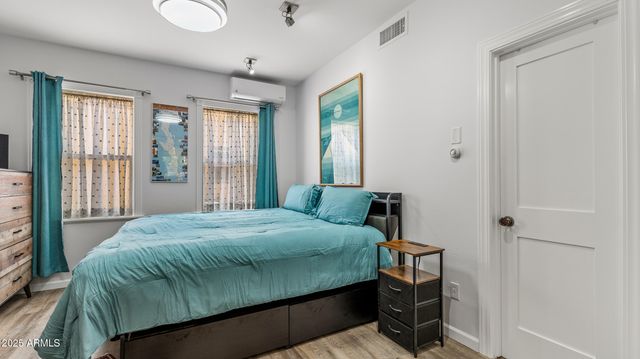 303 W JUNIPER Avenue, Flagstaff, AZ 86001