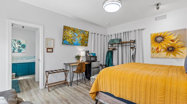 303 W JUNIPER Avenue, Flagstaff, AZ 86001