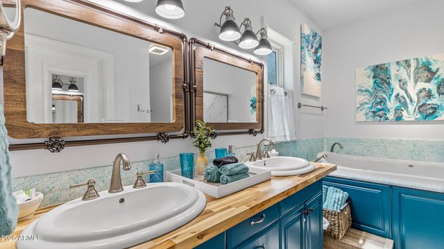 303 W JUNIPER Avenue, Flagstaff, AZ 86001