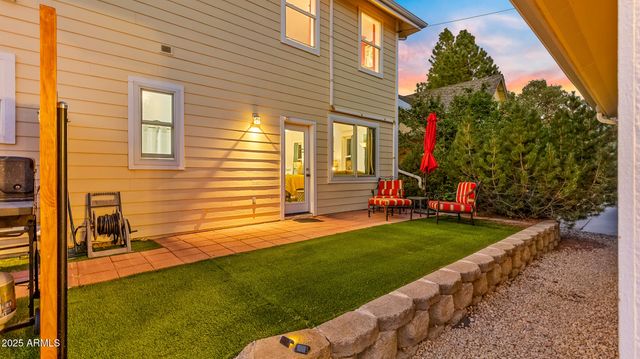 303 W JUNIPER Avenue, Flagstaff, AZ 86001