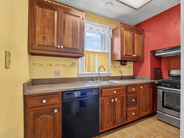 909 W Wildwood Avenue, Fort Wayne, IN 46807