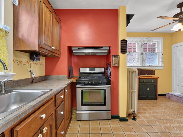909 W Wildwood Avenue, Fort Wayne, IN 46807