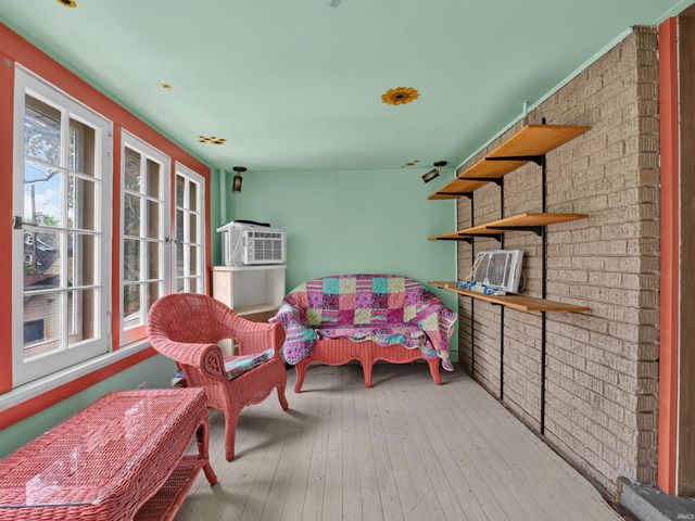 909 W Wildwood Avenue, Fort Wayne, IN 46807