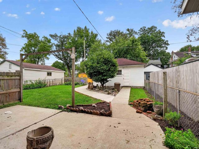 909 W Wildwood Avenue, Fort Wayne, IN 46807