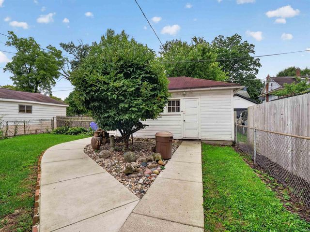 909 W Wildwood Avenue, Fort Wayne, IN 46807