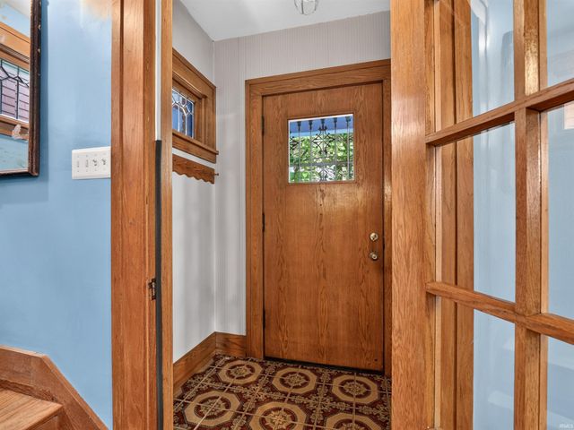 909 W Wildwood Avenue, Fort Wayne, IN 46807