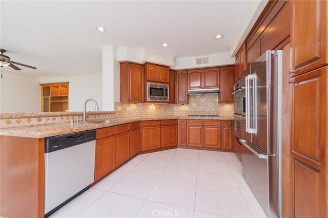 22661 White Oaks, Mission Viejo, CA 92692