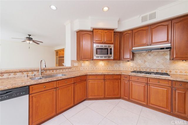 22661 White Oaks, Mission Viejo, CA 92692