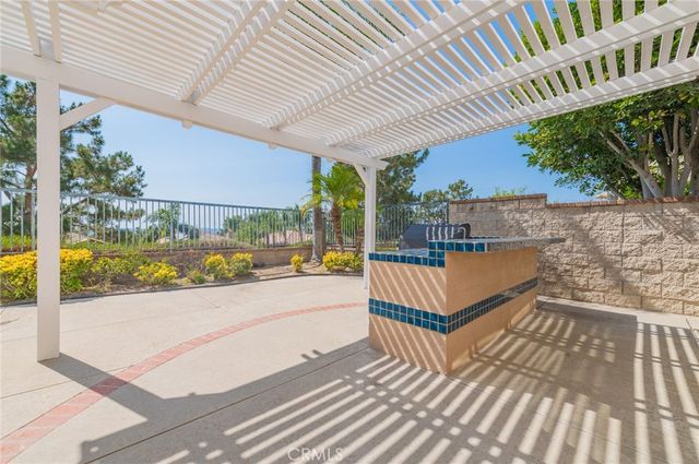 22661 White Oaks, Mission Viejo, CA 92692
