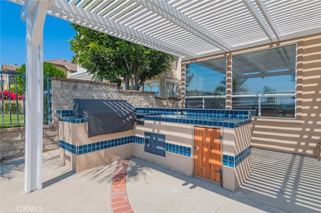 22661 White Oaks, Mission Viejo, CA 92692