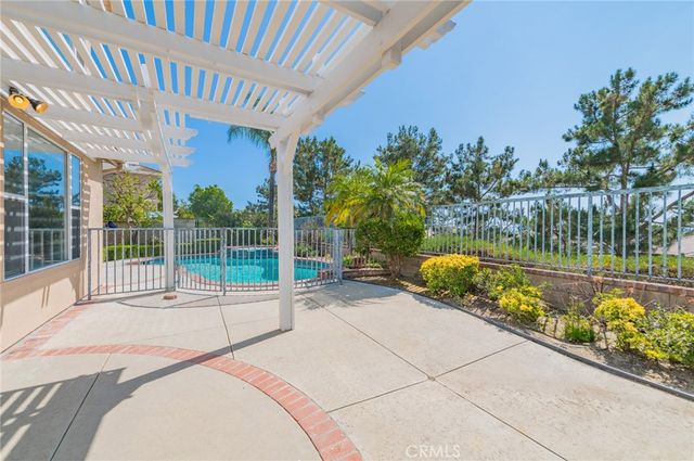 22661 White Oaks, Mission Viejo, CA 92692
