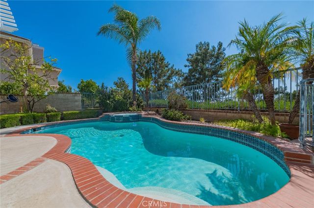 22661 White Oaks, Mission Viejo, CA 92692