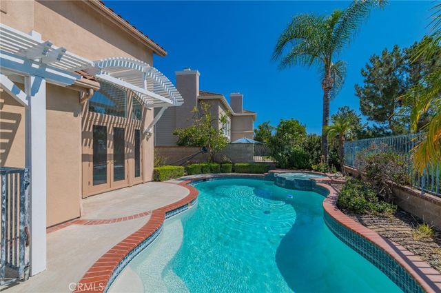 22661 White Oaks, Mission Viejo, CA 92692