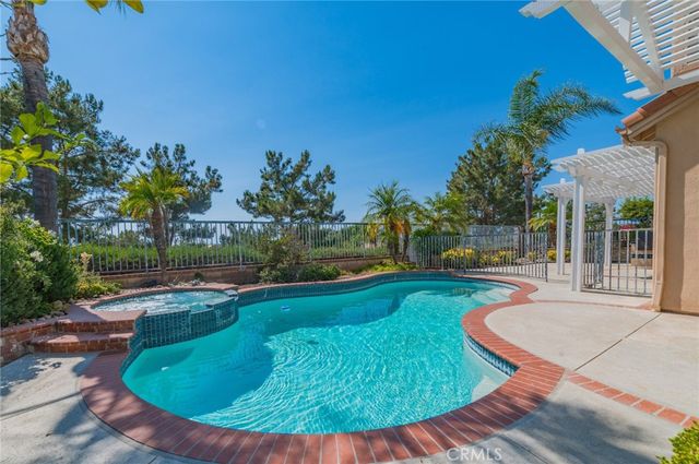 22661 White Oaks, Mission Viejo, CA 92692