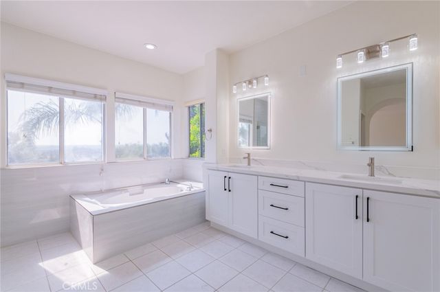 22661 White Oaks, Mission Viejo, CA 92692