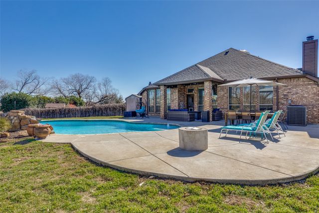 11564 Round Leaf Drive, Fort Worth, TX 76244