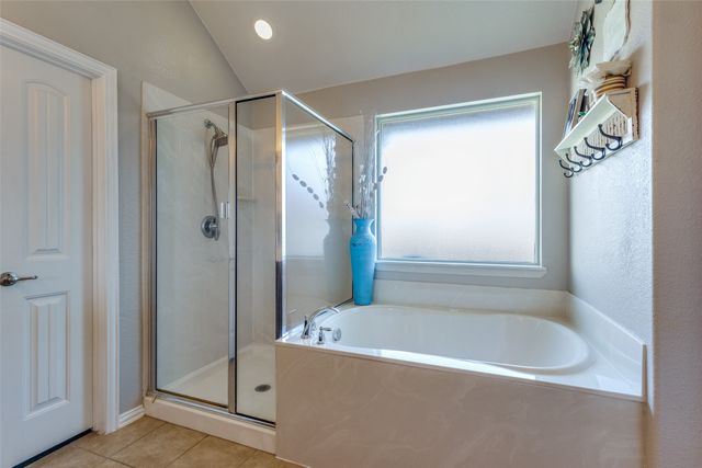 11564 Round Leaf Drive, Fort Worth, TX 76244