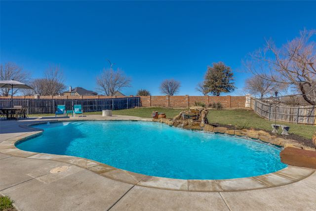 11564 Round Leaf Drive, Fort Worth, TX 76244