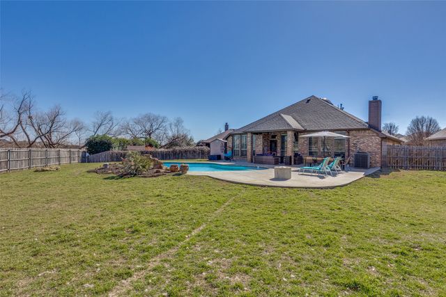 11564 Round Leaf Drive, Fort Worth, TX 76244