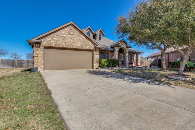 11564 Round Leaf Drive, Fort Worth, TX 76244