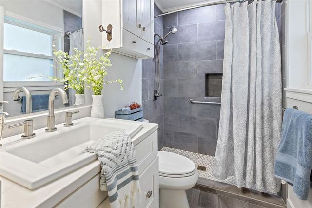 2520 Oak Cliff Street, Lake Charles, LA 70607