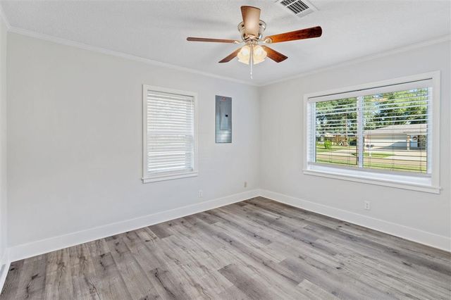 2520 Oak Cliff Street, Lake Charles, LA 70607