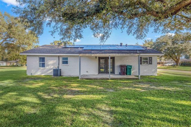 2520 Oak Cliff Street, Lake Charles, LA 70607