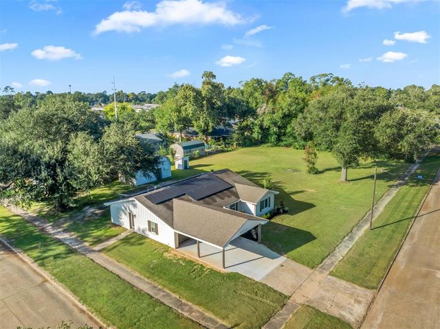 2520 Oak Cliff Street, Lake Charles, LA 70607