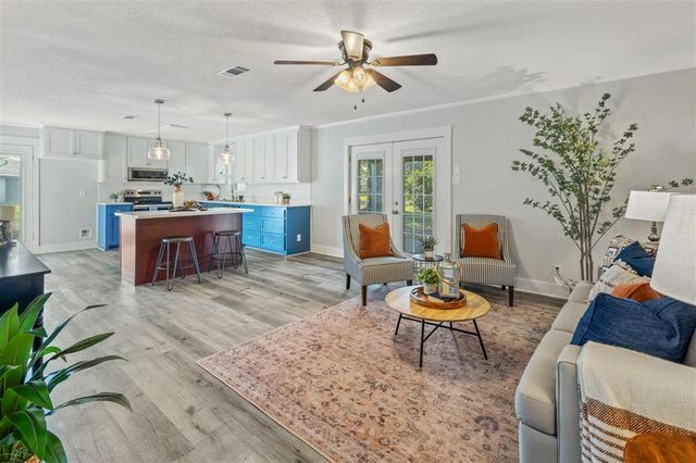 2520 Oak Cliff Street, Lake Charles, LA 70607