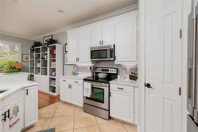 190 BANYAN BAY DRIVE, St Petersburg, FL 33705