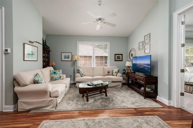 190 BANYAN BAY DRIVE, St Petersburg, FL 33705