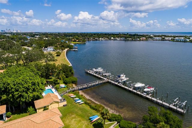 190 BANYAN BAY DRIVE, St Petersburg, FL 33705