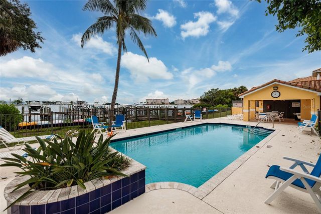 190 BANYAN BAY DRIVE, St Petersburg, FL 33705