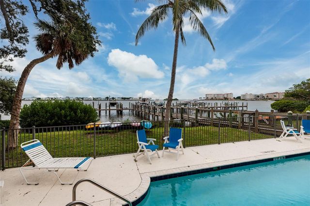 190 BANYAN BAY DRIVE, St Petersburg, FL 33705