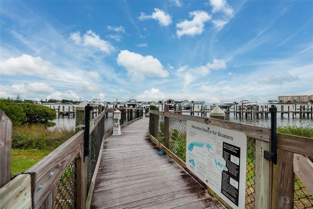 190 BANYAN BAY DRIVE, St Petersburg, FL 33705