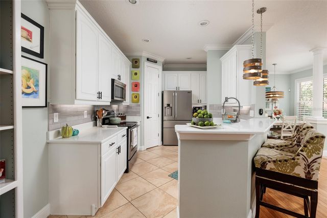 190 BANYAN BAY DRIVE, St Petersburg, FL 33705