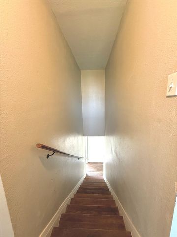 411 W Avenue K Ave, Jarrell, TX 76537