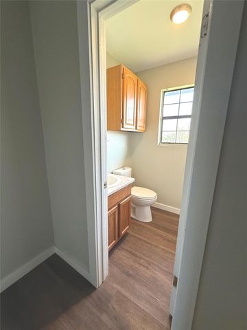 411 W Avenue K Ave, Jarrell, TX 76537