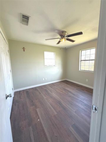 411 W Avenue K Ave, Jarrell, TX 76537